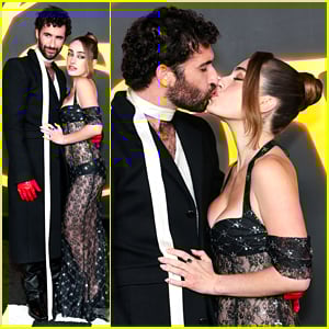 Rachel Sennott & Jordan Firstman Share a Kiss at Premiere of Their New Series ‘I Love LA’