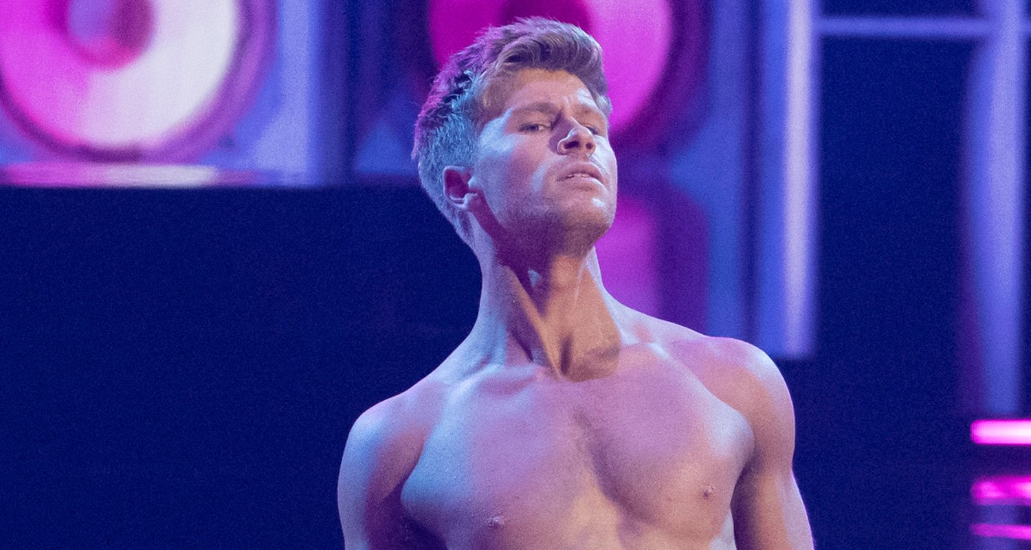 Robert Irwin Rips Off Shirt, Shows Off Toned Body On DWTS’ TikTok Night – Watch Now! | Bindi Irwin, Chandler Powell, Dancing With the Stars, Robert Irwin, Shirtless, Witney Carson | Celebrity News and Gossip | Entertainment, Photos and Videos