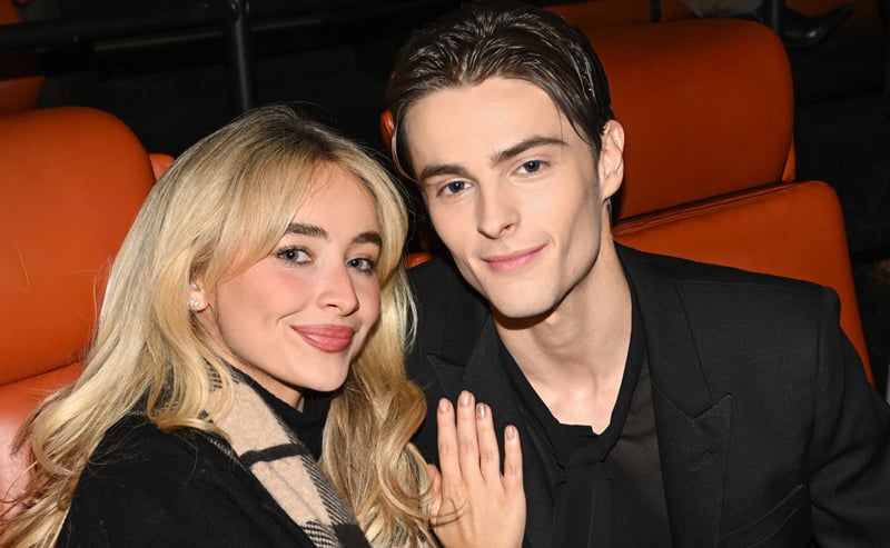 Sabrina Carpenter는 뉴욕에서 열린 “I Wish You All Best” 프리미어에서 오랜 친구인 Corey Fogelmanis를 지원했습니다! | 알렉산드라 다드다리오, 에이미 랜데커, 코리 포겔마니스, 레나 던햄, 렉시 언더우드, 리사 야마다, 마일즈 구티에레즈-라일리, 사브리나 카펜터, 토미 도프만 | 유명인 뉴스 및 가십 | 엔터테인먼트, 사진 및 비디오 Sabrina Carpenter는 뉴욕에서 열린 “I Wish You All Best” 프리미어에서 오랜 친구인 Corey Fogelmanis를 지원했습니다! | 알렉산드라 다드다리오, 에이미 랜데커, 코리 포겔마니스, 레나 던햄, 렉시 언더우드, 리사 야마다, 마일즈 구티에레즈-라일리, 사브리나 카펜터, 토미 도프만 | 유명인 뉴스 및 가십 | 엔터테인먼트, 사진 및 비디오