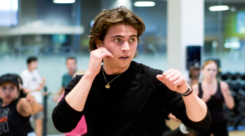 Tanner Buchanan de Cobra Kai mantiene las artes marciales en su vida 8 meses después de que finalice la serie de Netflix | Cobra Kai, Tanner Buchanan | Noticias y rumores de celebridades | Entretenimiento, fotos y vídeos Tanner Buchanan de Cobra Kai mantiene las artes marciales en su vida 8 meses después de que finalice la serie de Netflix | Cobra Kai, Tanner Buchanan | Noticias y rumores de celebridades | Entretenimiento, fotos y vídeos