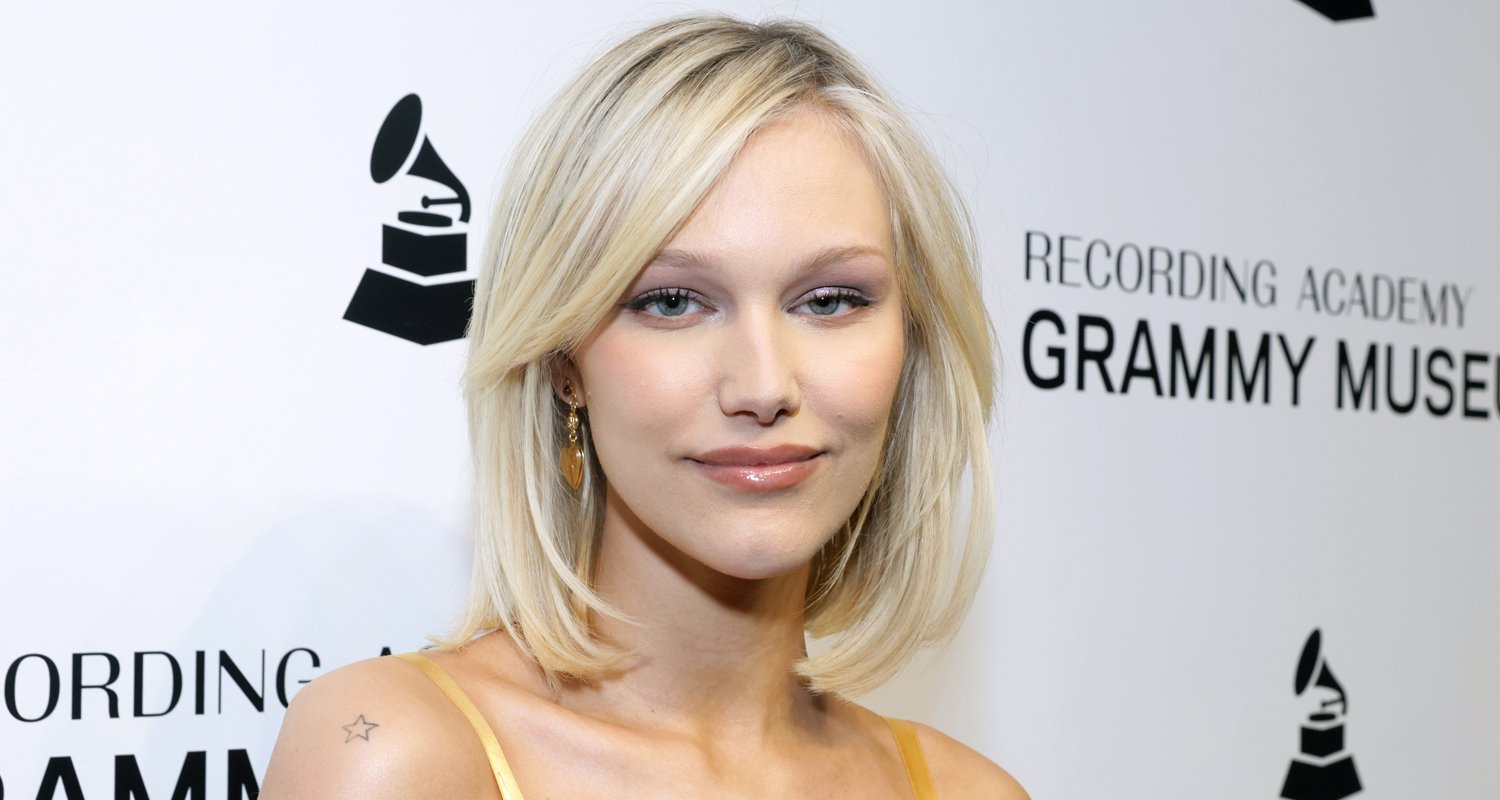 Grace VanderWaal Mourns Death of Mom Tina Following Cancer Battle