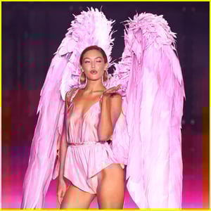 Victoria's Secret Fashion Show 2025 Live Stream: Watch the Models on the Runway, Arrivals & More