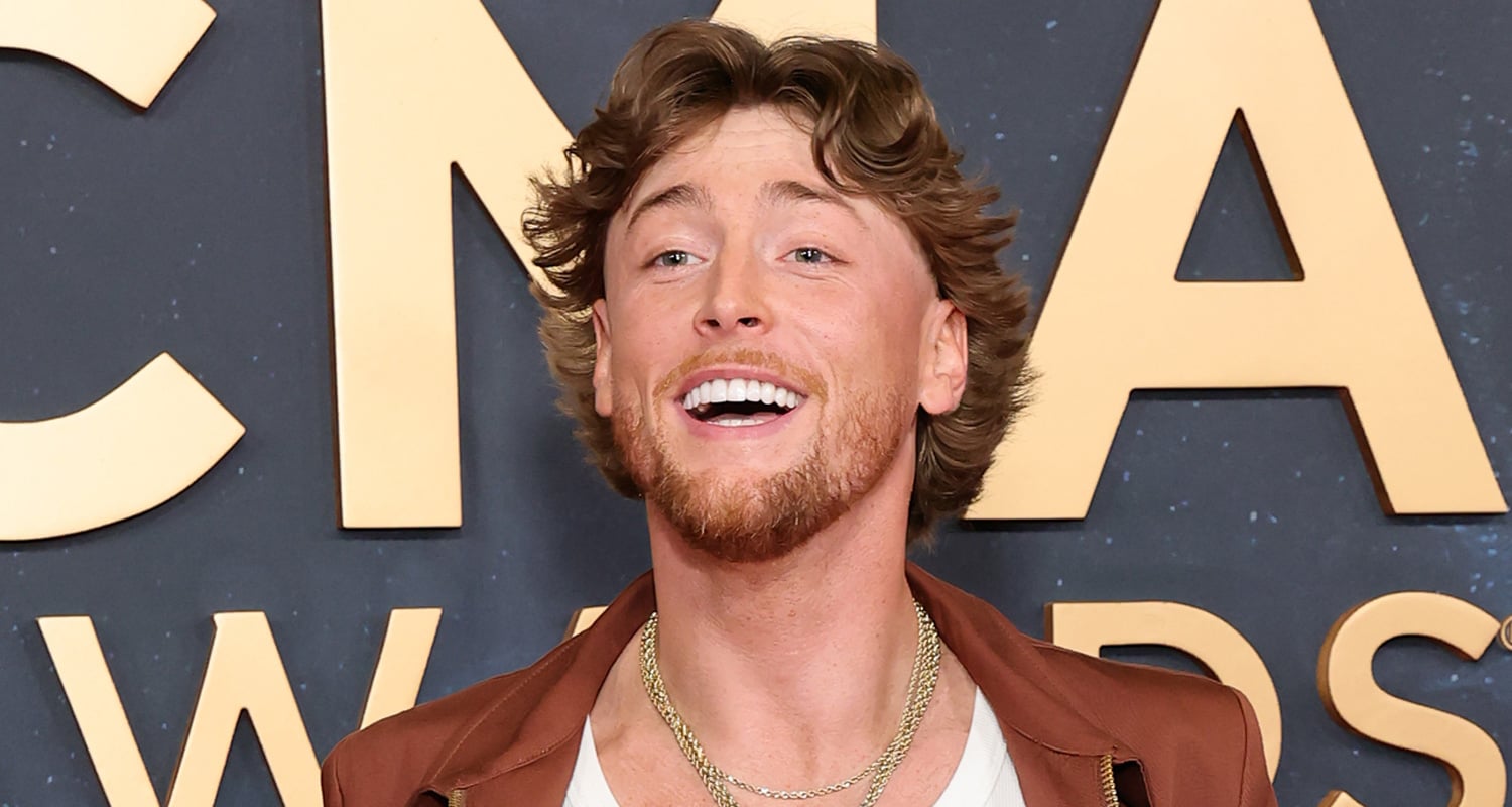 Bailey Zimmerman Flashes His New Teeth at CMA Awards 2025 | 2025 CMA Awards, Bailey Zimmerman, CMA Awards | Celebrity News and Gossip | Entertainment, Photos and Videos