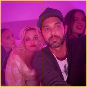 Britney Spears Has Fun Sleepover with Kim & Khloe Kardashian!