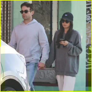 Chace Crawford & Girlfriend Kelsey Merritt Hold Hands on Breakfast Date in L.A.