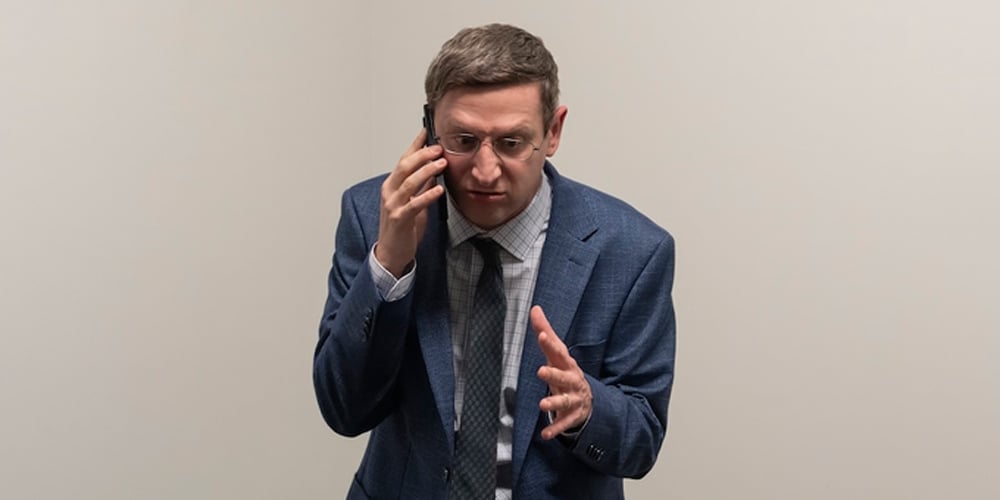 'The Chair Company' 시즌 2 확정! HBO 코미디의 성공적인 귀환을 축하해요! 🎉