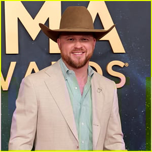 Cody Johnson Goes Solo at CMA Awards 2025 After Wife Gives Birth