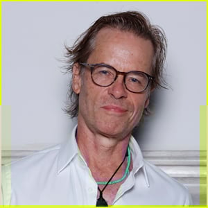 Guy Pearce Apologizes for Antisemitic Conspiracy Posts & Sharing 'Misinformation'