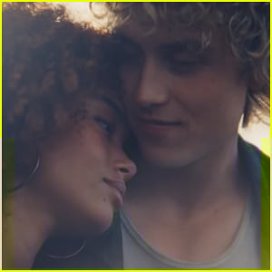  First Look at Young Haymitch, Elle Fanning's Effie Trinket, & More!