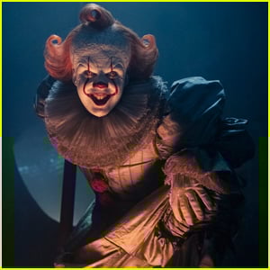 'It: Welcome to Derry' Spoilers: Bill Skarsgard's Pennywise Finally Appears, Creator Teases What's to Come for the Evil Clown