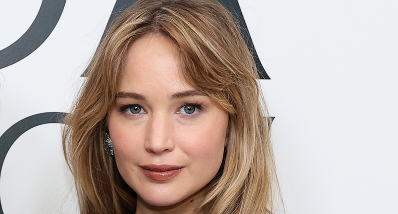 Jennifer Lawrence Spotted Hanging Out with Two Kardashian-Jenner Family Members | Jennifer Lawrence, Newsies | Celebrity News and Gossip | Entertainment, Photos and Videos