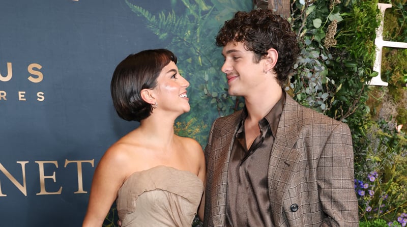 Noah Jupe Gets Isabela Merced's Support at 'Hamnet' Premiere After Working Together This Year