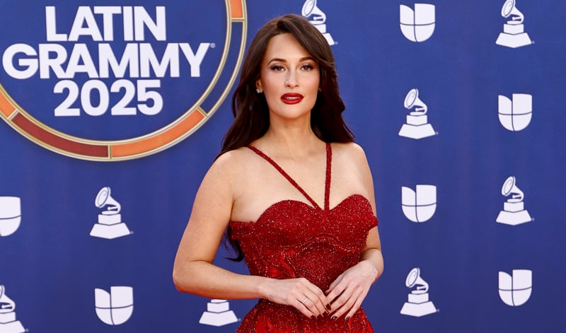 Kacey Musgraves luce sexy con un vestido de pedrería en los Latin Grammy 2025 | Kacey Musgraves | Noticias y rumores de celebridades | Entretenimiento, fotos y vídeos