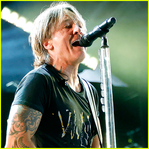 Keith Urban si esibisce al Mar-A-Lago Resort del presidente Donald Trump