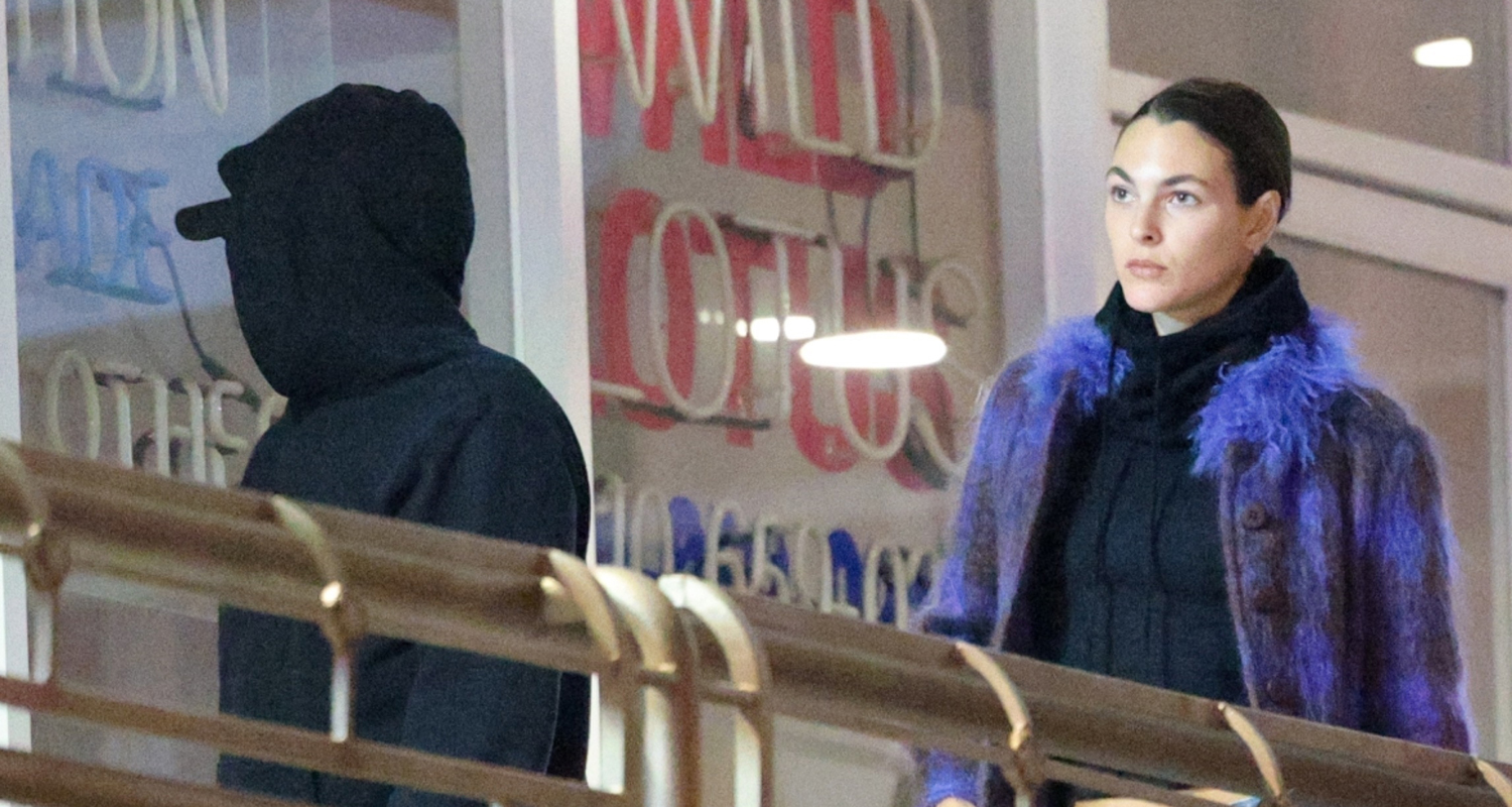 Leonardo DiCaprio Goes Incognito for Date Night with Girlfriend Vittoria Ceretti | Leonardo DiCaprio, Vittoria Ceretti | Celebrity News and Gossip | Entertainment, Photos and Videos