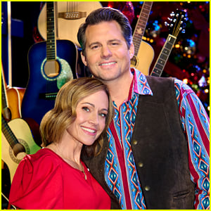 How Nikki DeLoach & Kristoffer Polaha First Met 21 Years Ago & Then Worked Together Again on Hallmark’s ‘Grand Ole Opry Christmas’
