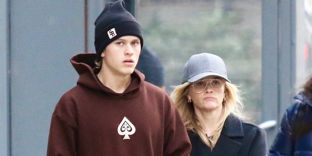 Reese Witherspoon & Her Son Deacon Phillippe Seize Lunch in NYC Reese Witherspoon & Her Son Deacon Phillippe Seize Lunch in NYC