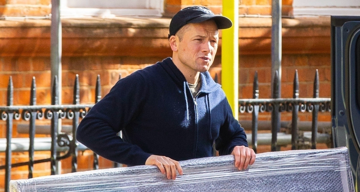 Taron Egerton Picks Up Art from Gallery 19 in London