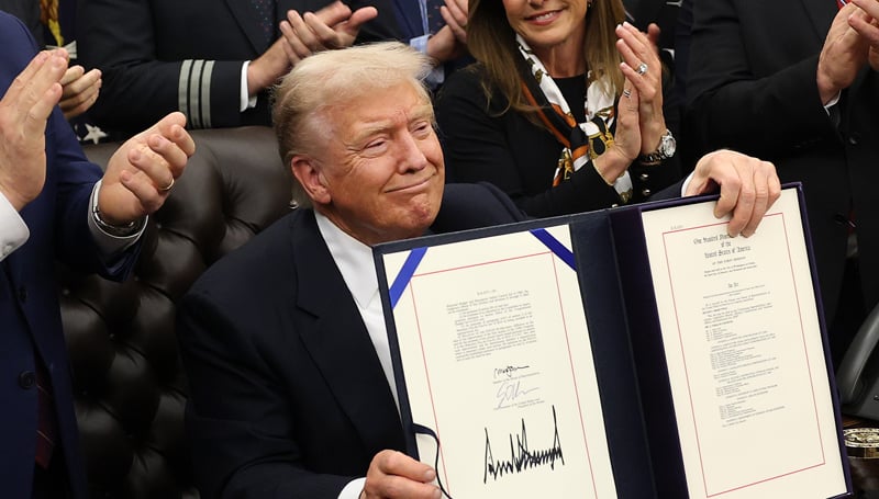 Trump Indicators Invoice to Finish Longest Authorities Shutdown in U.S. Historical past Trump Indicators Invoice to Finish Longest Authorities Shutdown in U.S. Historical past