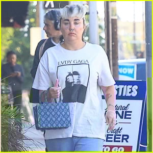Amanda Bynes Wears a Lady Gaga T-Shirt While Running Errands