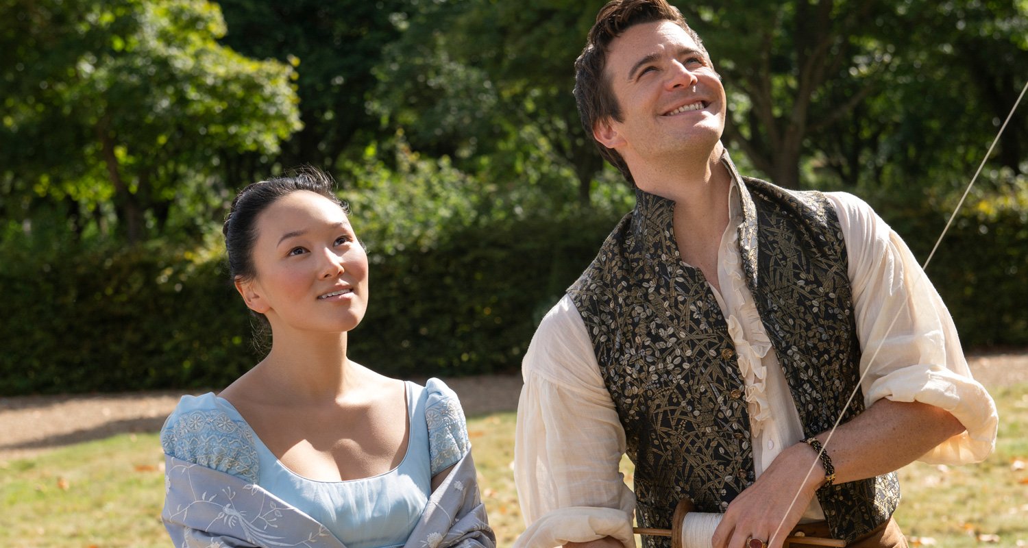 Estreia do trailer da 4ª temporada de ‘Bridgerton’: Benedict Bridgerton conhece Sophie Baek no baile de máscaras e se apaixona – assista agora! | Adjoa Andoh, Bridgerton, Claudia Jessie, Daniel Francis, Emma Naomi, Florence Hunt, Golda Rosheuvel, Hannah Dodd, Hugh Sachs, Jonathan Bailey, Julie Andrews, Katie Leung, Lorraine Ashbourne, Luke Newton, Luke Thompson, Martins Imhangbe, Masali Baduza, Michelle Mao, Netflix, Poll Geekell Cough, Simone Mao, Polly Walker Television, trailer, Victor Alli, Will Tilston, Yerin Ha | Notícias e fofocas sobre celebridades | Entretenimento, fotos e vídeos