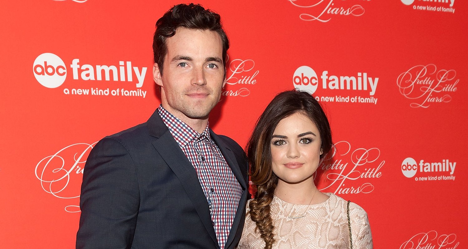Lucy Hale e Ian Harding se reúnem para nova comédia romântica ‘The Twelve Dates Of Christmas’ | Ian Harding Lucy Hale Filmes Pretty Little Liars | Notícias e fofocas sobre celebridades | Entretenimento, fotos e vídeos