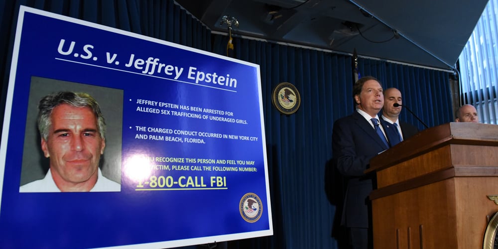 FBI descobre mais de um milhão de documentos potencialmente relacionados ao caso Jeffrey Epstein | Donald Trump, Arquivos Epstein, Jeffrey Epstein, Política | Notícias e fofocas sobre celebridades | Entretenimento, fotos e vídeos