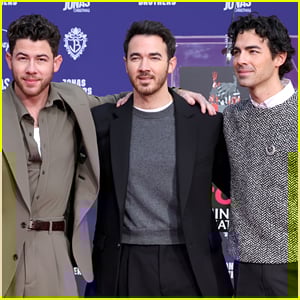 Comemoração de Ano Novo dos Jonas Brothers – Tempo ao vivo, apresentador e muito mais revelados! | Ano Novo 2026, Jack McBrayer, Joe Jonas, Jonas Brothers, Kevin Jonas, Véspera de Ano Novo, Nick Jonas | Notícias e fofocas sobre celebridades | Entretenimento, fotos e vídeos