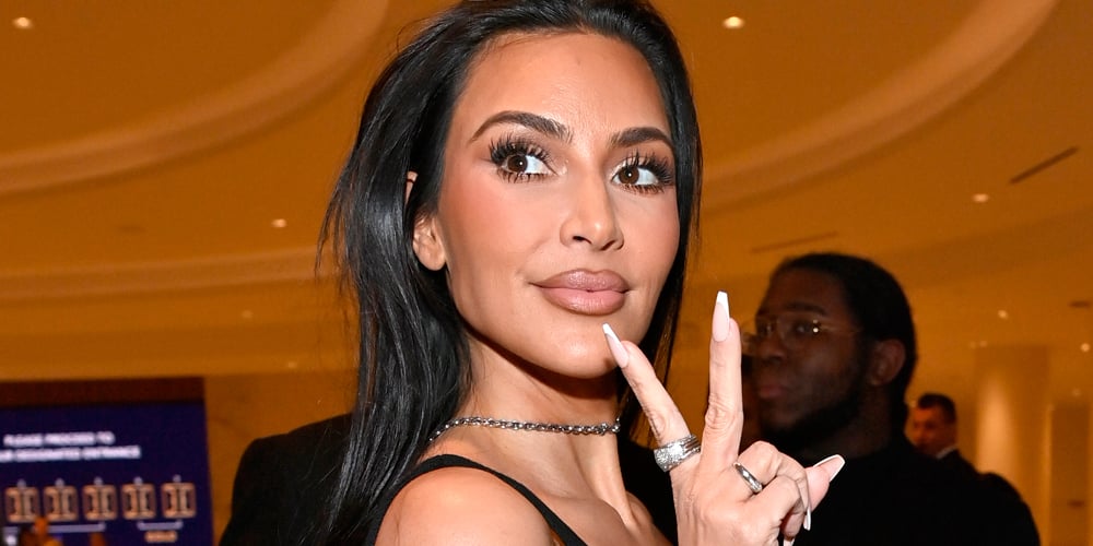 Kim Kardashian é criticada pela PETA por dar cachorrinhos aos filhos no Natal | Kim Kardashian, PETA | Notícias e fofocas sobre celebridades | Entretenimento, fotos e vídeos