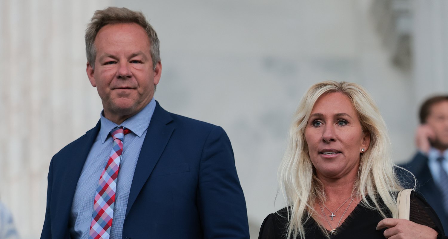 Marjorie Taylor Green está noiva do correspondente da Casa Branca Brian Glenn após dois anos de namoro Brian Glenn, Busy, Marjorie Taylor Green | Notícias e fofocas sobre celebridades Entretenimento, fotos e vídeos