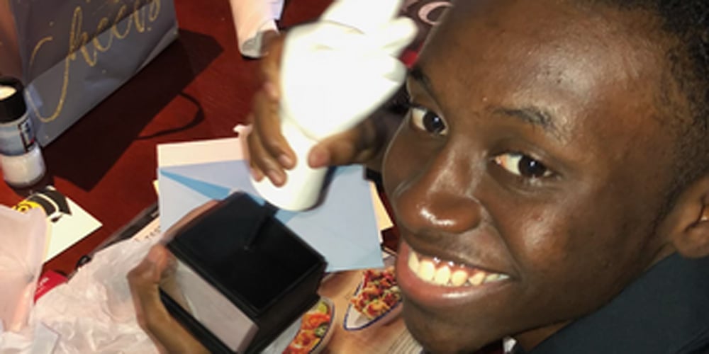 Sobrevivente de Parkland, Donovan Metayer, morre aos 26 anos, causa da morte revelada como suicídio | Donovan Metayer, RIP | Notícias e fofocas sobre celebridades | Entretenimento, fotos e vídeos