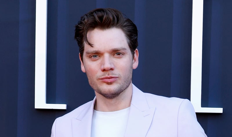 ¿Dominic Sherwood es soltero o casado? ¡Conoce a su novia que también es actriz! | Historia de citas, Dominic Sherwood, francesca corney, Hallmark Channel | Noticias y rumores de celebridades | Entretenimiento, fotos y vídeos