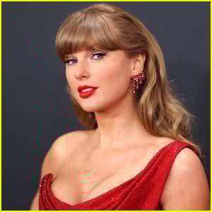 Taylor Swift's Go-To $50 Ring Is Back In Stock! Here's How to Buy It Now