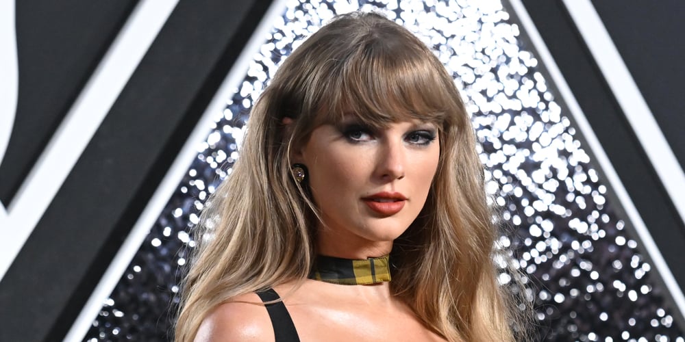 História de namoro de Taylor Swift: todos os seus relacionamentos confirmados e rumores | Alexander Skarsgard, Calvin Harris, Conor Kennedy, Cory Monteith, Eddie Redmayne, EG, evergreen, Harry Styles, Jake Gyllenhaal, Joe Alwyn, Joe Jonas, John Mayer, Longform, Lucas Till, Slideshow, Taylor Lautner, Taylor Swift, Tom Hiddleston, Travis Kelce, Zac Efron | Notícias e fofocas sobre celebridades | Entretenimento, fotos e vídeos