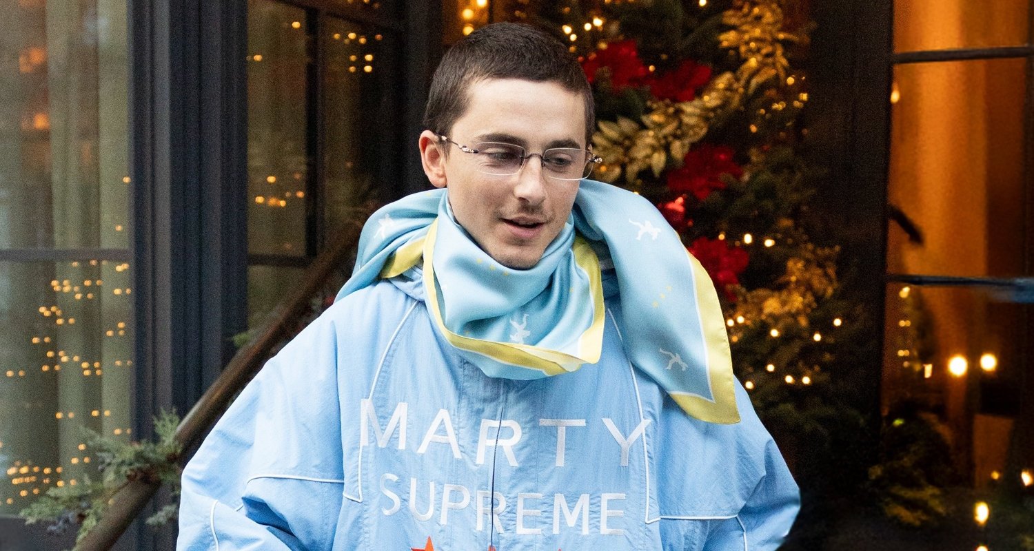 Timothee Chalamet usa uma jaqueta azul clara ‘Marty Supreme’ com um lenço combinando enquanto faz imprensa em Nova York | Marty Oly, Timothee Chalamet Notícias e fofocas sobre celebridades Entretenimento, fotos e vídeos Timothee Chalamet usa uma jaqueta azul clara ‘Marty Supreme’ com um lenço combinando enquanto faz imprensa em Nova York | Marty Oly, Timothee Chalamet Notícias e fofocas sobre celebridades Entretenimento, fotos e vídeos