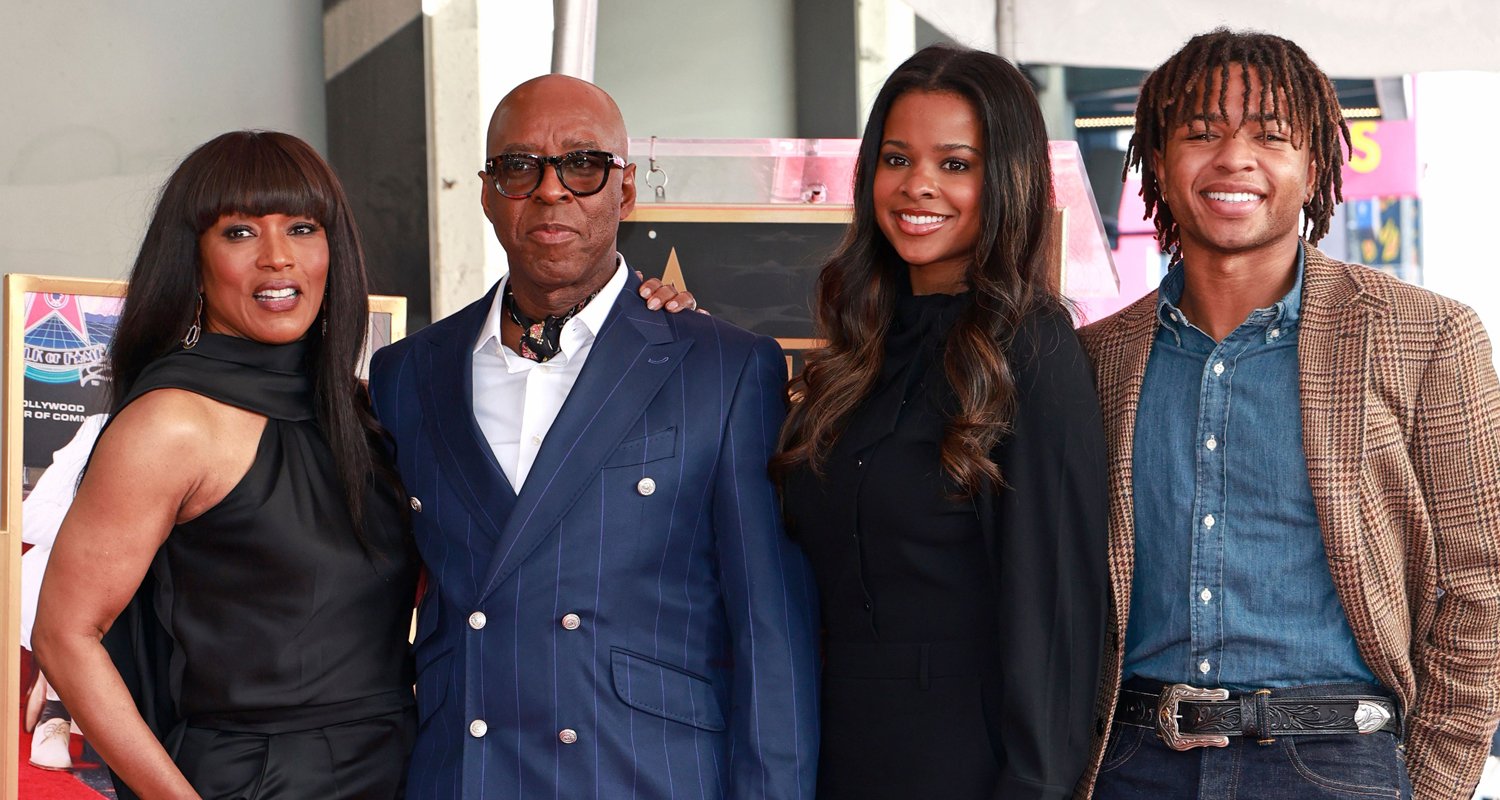 Courtney B. Vance recebe apoio de sua esposa Angela Bassett e de seus gêmeos na Calçada da Fama de Hollywood! | Angela Bassett, Bronwyn Vance, Courtney B. Vance, Jessica Betts, Jurnee Smollett, Neece Nash-Betts, Slater Vance | Notícias e fofocas sobre celebridades Entretenimento, fotos e vídeos Courtney B. Vance recebe apoio de sua esposa Angela Bassett e de seus gêmeos na Calçada da Fama de Hollywood! | Angela Bassett, Bronwyn Vance, Courtney B. Vance, Jessica Betts, Jurnee Smollett, Neece Nash-Betts, Slater Vance | Notícias e fofocas sobre celebridades Entretenimento, fotos e vídeos