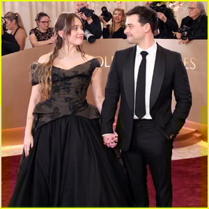 Who Is Aimee Lou Wood’s Date at Golden Globes 2026? Meet Boyfriend Adam Long!