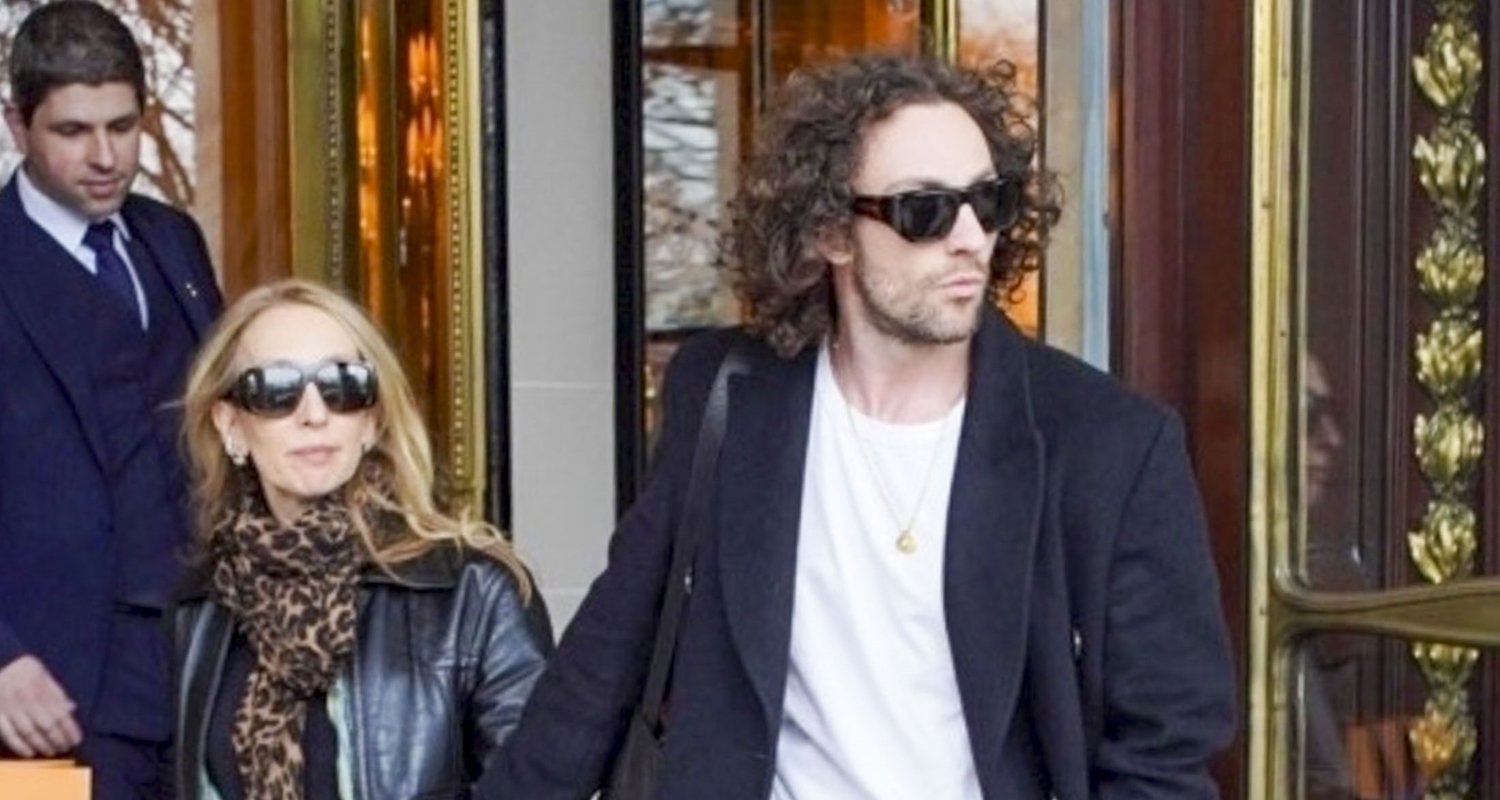Aaron Taylor-Johnson e sua esposa Sam de mãos dadas ao saírem do hotel em Paris | Aaron Taylor Johnson, Sam Taylor Johnson | Notícias e fofocas sobre celebridades | Entretenimento, fotos e vídeos