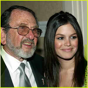 Rachel Bilson’s Grandfather, Emmy-Winning Director Bruce Bilson, Dies at 97