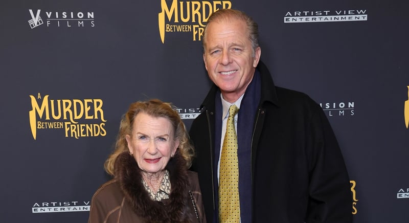 As lendas de Hollywood Maxwell Caulfield, 66, e Juliet Mills, 84, chegaram ao tapete vermelho após 46 anos juntos | Joan Collins, Juliet Mills, Maxwell Caulfield, Percy Gibson | Notícias e fofocas sobre celebridades | Entretenimento, fotos e vídeos
