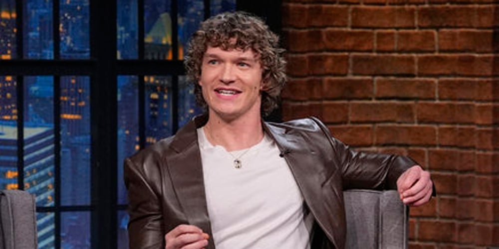 Connor Storry faz estreia noturna na TV com Seth Meyers, fala sobre cenas quentes de ‘competição acalorada’ e episódio ‘mais louco’ de programa de sucesso | Connor Storry, rivalidade quente, tarde da noite com Seth Meyers, Seth Meyers, televisão | Notícias e fofocas sobre celebridades Entretenimento, fotos e vídeos