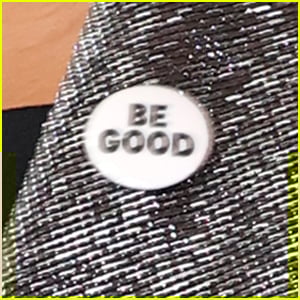 What Do the Pins Say That the Stars Are Wearing at Golden Globes 2026? Meaning Revealed