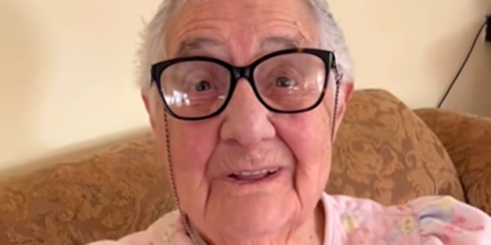 A avó da estrela de TikTok, Mary, morre aos 98 anos, a neta Pyxie compartilha vídeo de homenagem | Vovó Mary, RIP, TikTok | Notícias e fofocas sobre celebridades | Entretenimento, fotos e vídeos