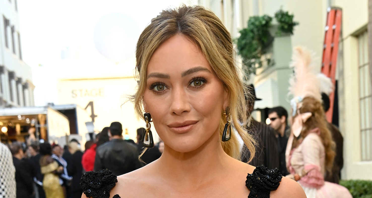 Hilary Duff provoca novo single ‘Roommates’ do próximo álbum ‘Luck… Or Something’ – Ouça! | Hilary Duff, música | Notícias e fofocas sobre celebridades Entretenimento, fotos e vídeos Hilary Duff provoca novo single ‘Roommates’ do próximo álbum ‘Luck… Or Something’ – Ouça! | Hilary Duff, música | Notícias e fofocas sobre celebridades Entretenimento, fotos e vídeos