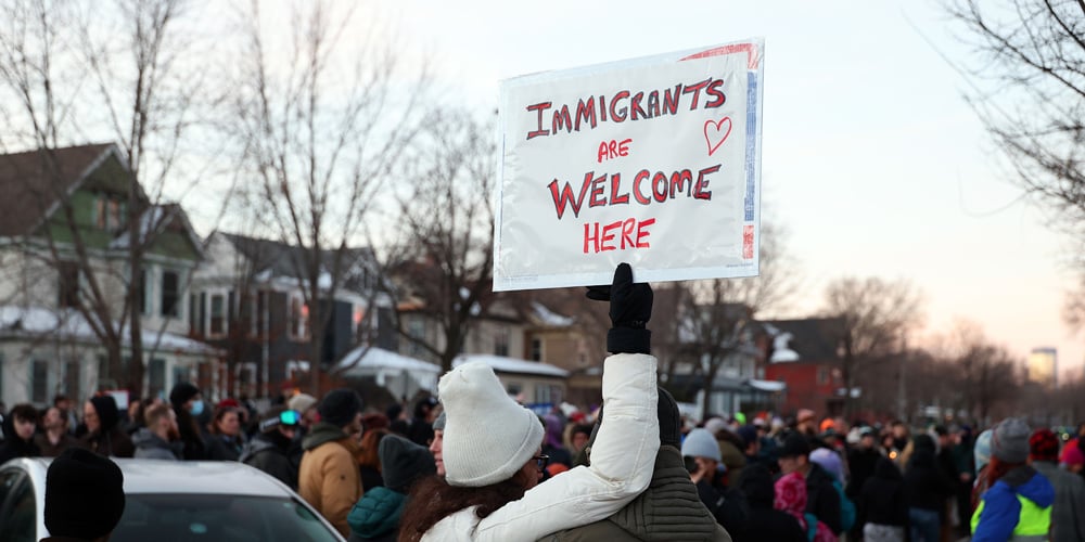 Muitas celebridades condenam o assassinato da agente do ICE, Renee Nicole, está bem, mas algumas figuras públicas continuam a apoiar o ICE | Donald Trump, EG, ICE, Política, Apresentação de slides | Notícias e fofocas sobre celebridades Entretenimento, fotos e vídeos Muitas celebridades condenam o assassinato da agente do ICE, Renee Nicole, está bem, mas algumas figuras públicas continuam a apoiar o ICE | Donald Trump, EG, ICE, Política, Apresentação de slides | Notícias e fofocas sobre celebridades Entretenimento, fotos e vídeos