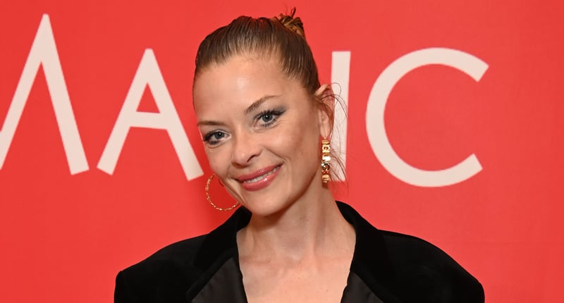 Jaime King quebra o silêncio sobre o divórcio e diz que foi ‘pega de surpresa’ pelo pedido de divórcio do marido Austin Sosa | Austin Sosa, Jaime King | Notícias e fofocas sobre celebridades | Entretenimento, fotos e vídeos