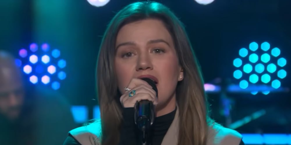 Kelly Clarkson canta “What It Sounds Like” de KPop Demon Hunters – Assista! | Kelly Clarkson, KPop Demon Hunters, Música, The Kelly Clarkson Show | Notícias e fofocas sobre celebridades Entretenimento, fotos e vídeos