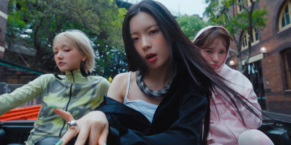 Letra y traducción al inglés de ‘404 (New Era)’: ¡El nuevo grupo femenino de K-Pop KiiiKiii lanza el mini álbum ‘Delulu Pack’! | KiiiiKiii, Letras, Música | Noticias y rumores de celebridades | Entretenimiento, fotos y vídeos
