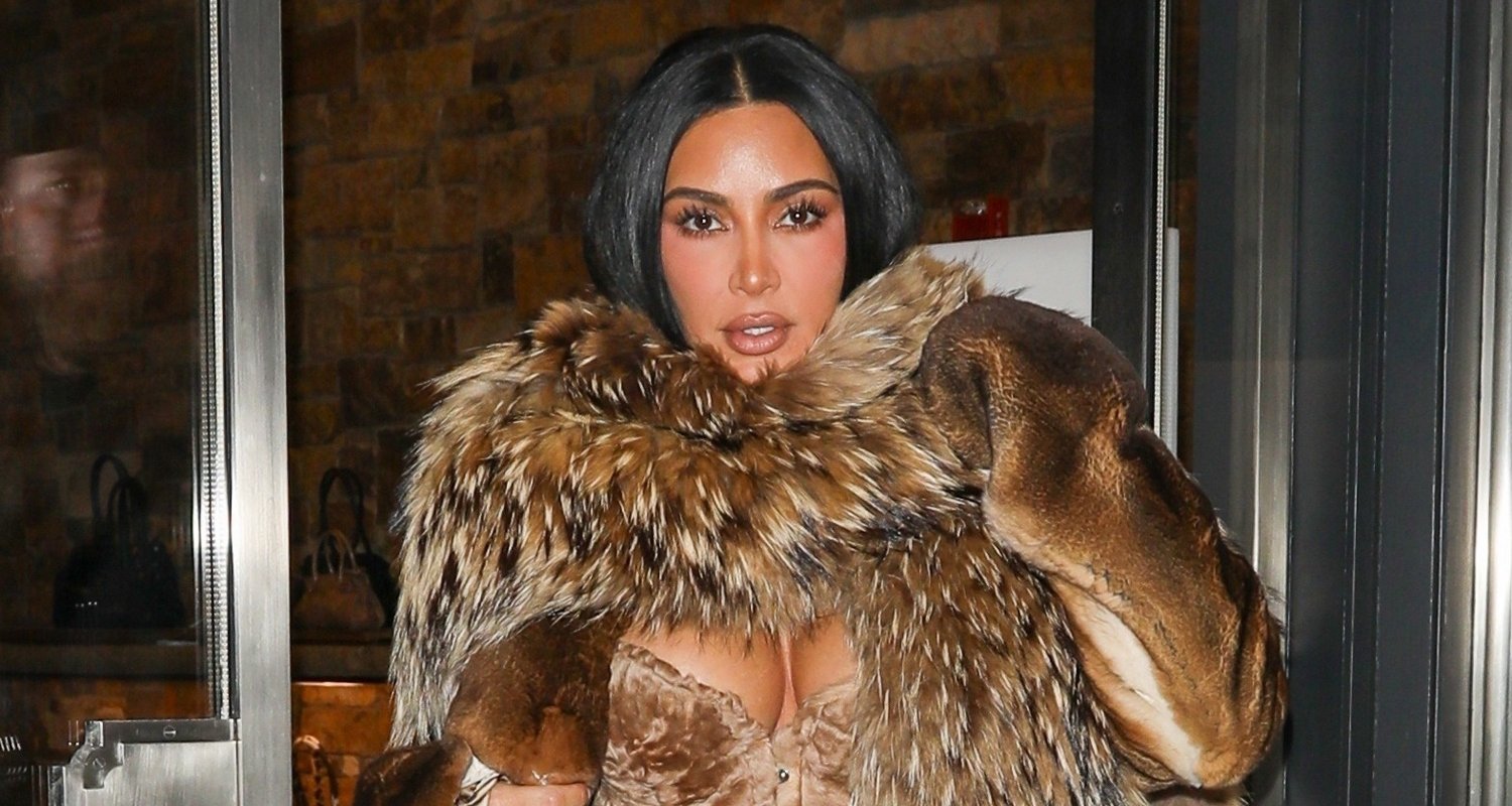 Kim Kardashian combina casaco de pele com calça de couro com cadarço enquanto faz compras em Aspen | Kim Kardashian | Notícias e fofocas sobre celebridades | Entretenimento, fotos e vídeos