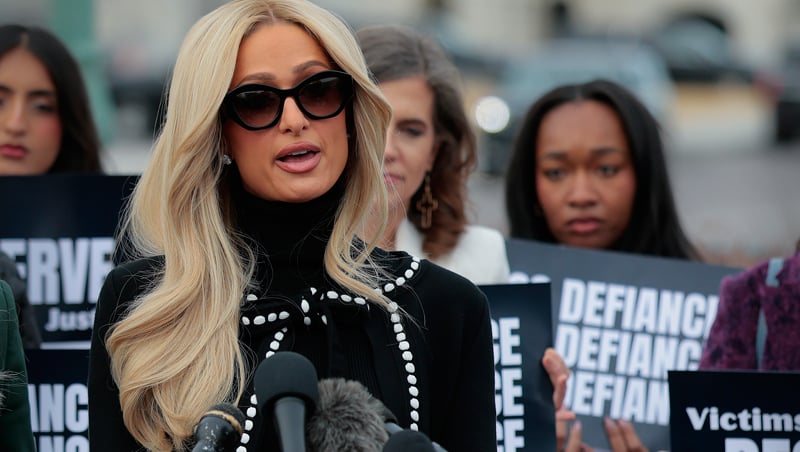 Paris Hilton fala no Capitol Hall para apoiar a Lei DEFIANCE para impedir imagens deepfake explícitas geradas por IA | Alexandria Ocasio-Cortez, Paris Hilton, Política | Notícias e fofocas sobre celebridades | Entretenimento, fotos e vídeos